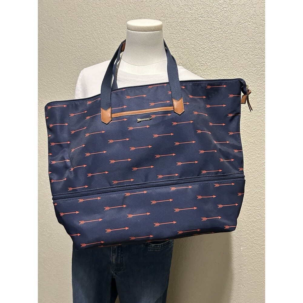 Stella & Dot, Daytripper Expandable Tote Bag, Navy Blue With Coral Arrows Print